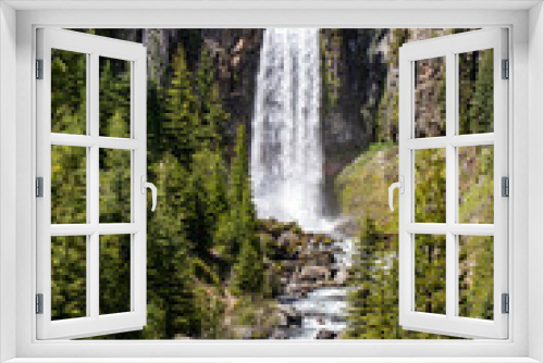 Fototapeta Naklejka Na Ścianę Okno 3D - Waterfalls in Tumalo Falls