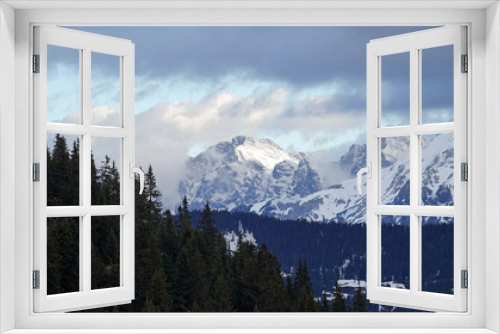 Fototapeta Naklejka Na Ścianę Okno 3D - beautiful view to the snow capped mountains 