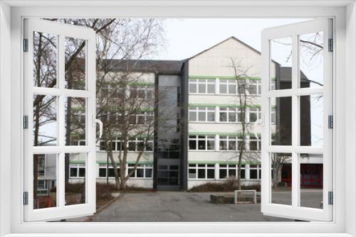 Fototapeta Naklejka Na Ścianę Okno 3D - Schulgebäude