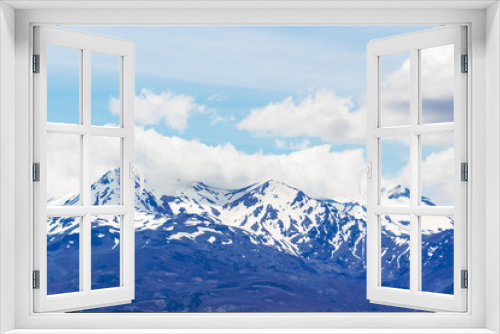 Fototapeta Naklejka Na Ścianę Okno 3D - Landscape view of Mount Ruapehu, one of three volcanic mountains of the Tongariro National Park of New Zealand.