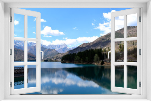 Fototapeta Naklejka Na Ścianę Okno 3D - Paesaggio e lago