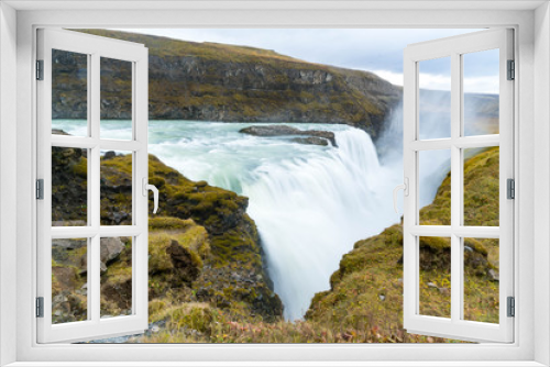 Fototapeta Naklejka Na Ścianę Okno 3D - Mist from powerful Gullfoss falls