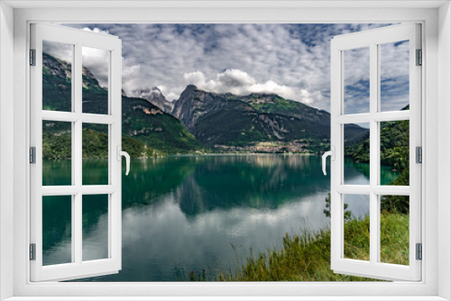 Fototapeta Naklejka Na Ścianę Okno 3D - Blick auf Molveno über den See