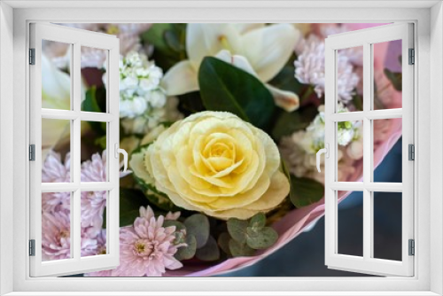 Fototapeta Naklejka Na Ścianę Okno 3D - Fresh flower arrangement