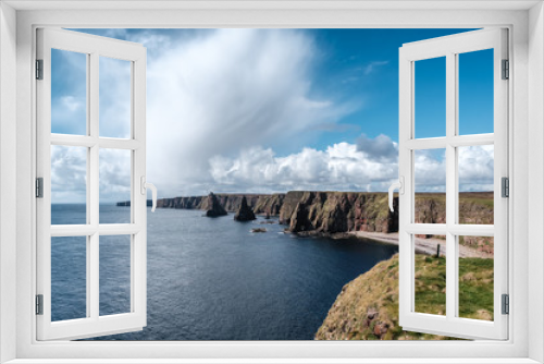 Fototapeta Naklejka Na Ścianę Okno 3D - Thirle Door and Stacks of Duncansby in Scotland