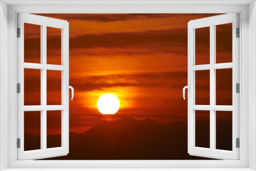 Fototapeta Naklejka Na Ścianę Okno 3D - beautiful golden sunset sky landscape