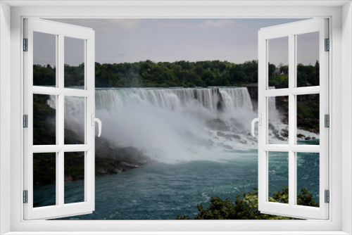 Fototapeta Naklejka Na Ścianę Okno 3D - Visiting Niagara Falls in Summer