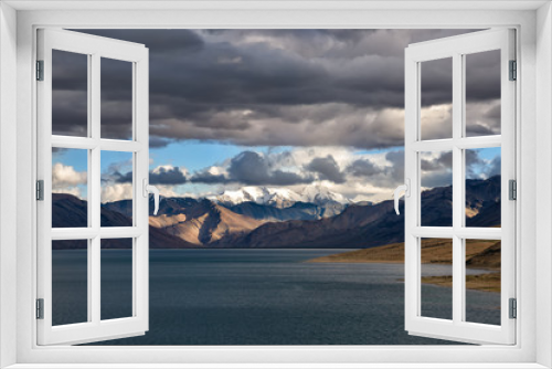 Fototapeta Naklejka Na Ścianę Okno 3D - Stormy sky over Tso Moriri lake in Ladakh region, India. The lake is at an altitude of 4,522 mt. and accessibility is largely limited to summer season. The area are a protected reserve