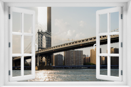 Fototapeta Naklejka Na Ścianę Okno 3D - Manhattan Bridge with sun reflection