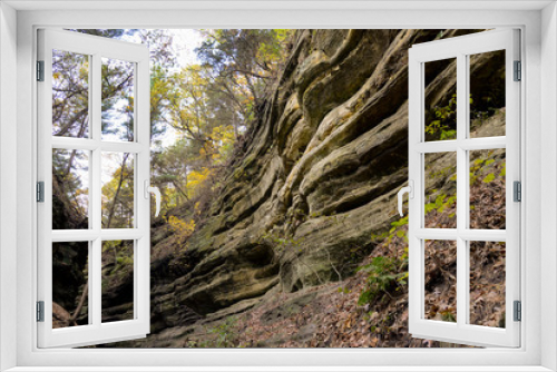 Fototapeta Naklejka Na Ścianę Okno 3D - Sandstone canyons of Starved Rock State Park in Oglesby, Illinois