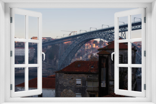 Fototapeta Naklejka Na Ścianę Okno 3D - Dom Luis I bridge and Douro river early morning, Porto, Portugal.