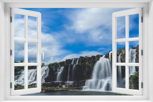 Fototapeta Naklejka Na Ścianę Okno 3D - Cachoeira da Muralha Chapada dos Veadeiros