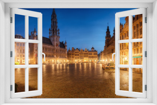 Fototapeta Naklejka Na Ścianę Okno 3D - Central square near town hall in old town city of Brussels, Belgium at night
