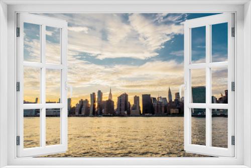 Fototapeta Naklejka Na Ścianę Okno 3D - Manhattan skyline view  at dusk from Long Island CIty