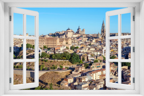 Fototapeta Naklejka Na Ścianę Okno 3D - ancient spanish city Toledo in sunrise light