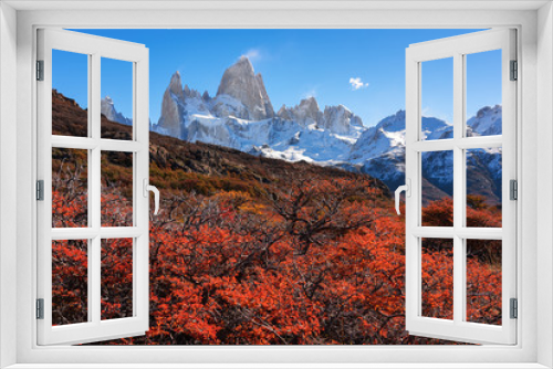Fototapeta Naklejka Na Ścianę Okno 3D - Majestic Mount Fitz Roy in Los Glaciares National Park on a beautiful autumn day