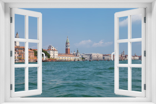 Fototapeta Naklejka Na Ścianę Okno 3D - Beautiful view of the city from the water Venice, Italy