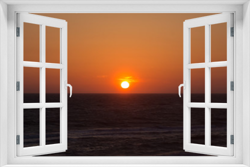 Fototapeta Naklejka Na Ścianę Okno 3D - Twilight before the sun sets over Tyrrhenian sea. Amazing sunset.