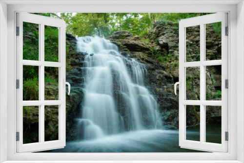 Fototapeta Naklejka Na Ścianę Okno 3D - Waterfall located at Frace Park Indiana in cass county