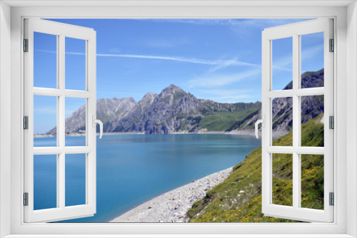 Fototapeta Naklejka Na Ścianę Okno 3D - Lünersee inmitten von Gletschern