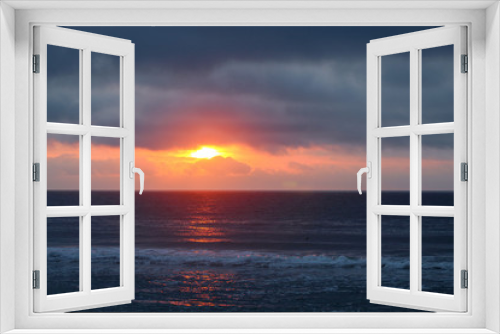 Fototapeta Naklejka Na Ścianę Okno 3D - Colorful sunrise on the beach
