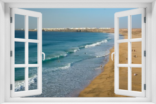 Fototapeta Naklejka Na Ścianę Okno 3D - view of beach with sea and blue sky