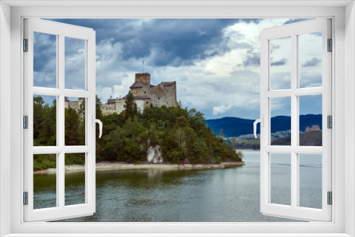 Fototapeta Naklejka Na Ścianę Okno 3D - NIedzice castle