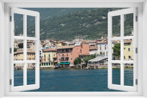 Fototapeta Naklejka Na Ścianę Okno 3D - Malcesine – malerische Gemeinde am Ostufer des Gardasees in Norditalien
