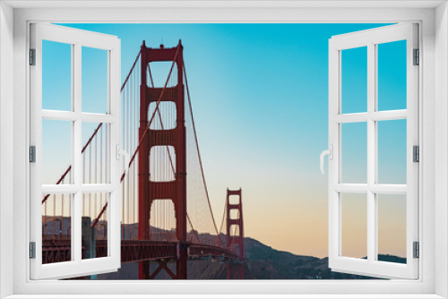 Fototapeta Naklejka Na Ścianę Okno 3D - Golden Gate Bridge in San Francisco during sunset golden hour