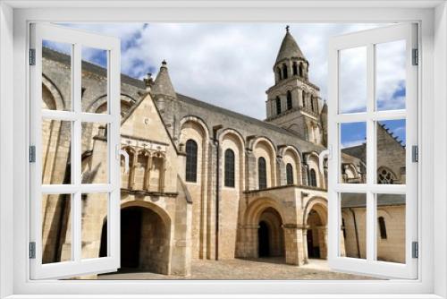 Façade sud de l’église Notre-Dame-La-Grande à Poitiers