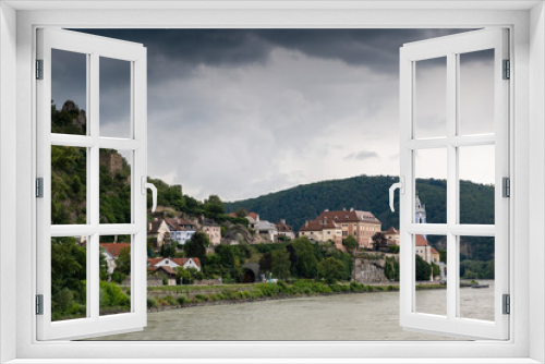 Fototapeta Naklejka Na Ścianę Okno 3D - view of Durnstein town next to the Danube river
