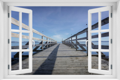 Fototapeta Naklejka Na Ścianę Okno 3D - wooden bridge on the sea in Norway
