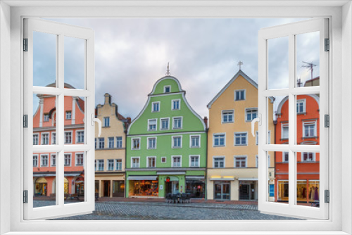 Fototapeta Naklejka Na Ścianę Okno 3D - Altstadt street in Landshut, Germany