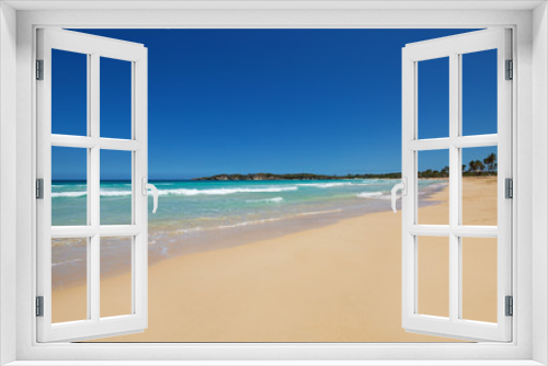 Fototapeta Naklejka Na Ścianę Okno 3D - Playa Macao at sunny day, sandy beach and ocean waves