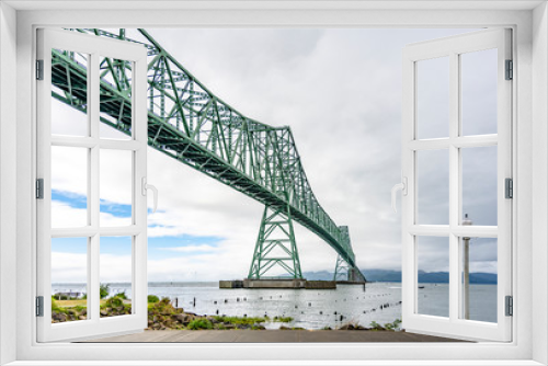 Fototapeta Naklejka Na Ścianę Okno 3D - Green Truss Astoria Megler Bridge at the mouth of the Columbia river