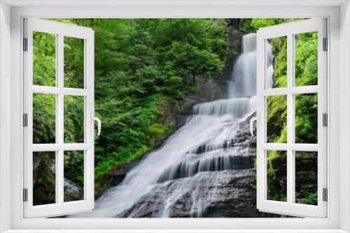 Fototapeta Naklejka Na Ścianę Okno 3D - Dingmans Falls