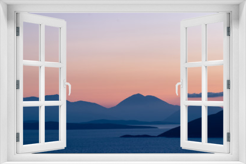 Fototapeta Naklejka Na Ścianę Okno 3D - sunrise in mountains over the sea