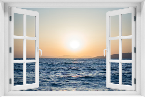 Fototapeta Naklejka Na Ścianę Okno 3D - Sunset at sea