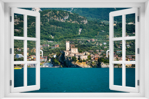 Fototapeta Naklejka Na Ścianę Okno 3D - The lovely town of Malcesine on Lake Garda in Italy