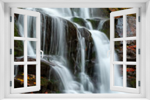 Fototapeta Naklejka Na Ścianę Okno 3D - Mountain waterfall in autumn forest