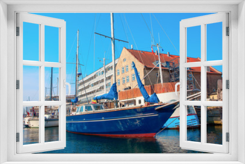 Fototapeta Naklejka Na Ścianę Okno 3D - Copenhagen harbour with boats and yachts