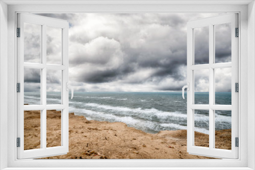 Fototapeta Naklejka Na Ścianę Okno 3D - Dramatic weather over the sea