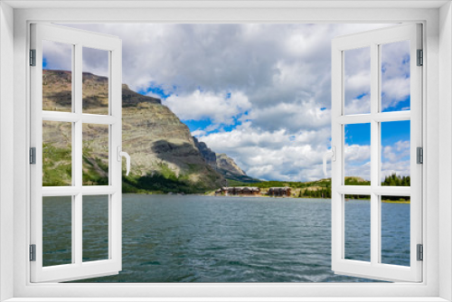 Fototapeta Naklejka Na Ścianę Okno 3D - Beautiful landscape of Swiftcurrent Lake in the Many Glacier area of the famous Glacier National Park
