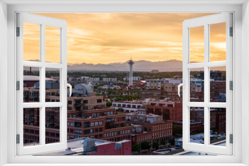 Fototapeta Naklejka Na Ścianę Okno 3D - Panorama looking West of Downtown Denver at SUnset