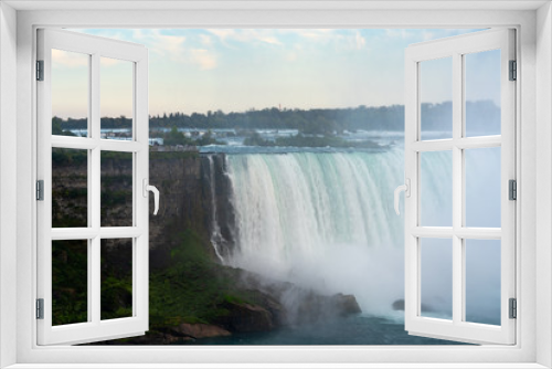 Fototapeta Naklejka Na Ścianę Okno 3D - Stunning shot of Niagara Falls