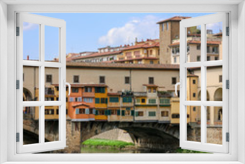 Fototapeta Naklejka Na Ścianę Okno 3D - Ponte Vecchio in Florence, Italy. Ancient Bridge over the Arno River in one of Tuscany's biggest Tourist Attractions