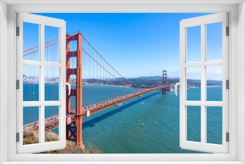 Fototapeta Naklejka Na Ścianę Okno 3D - Beautiful view of the famous Golden Gate Bridge in San Francisco.
