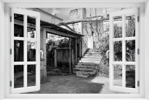 Fototapeta Naklejka Na Ścianę Okno 3D - abandoned home