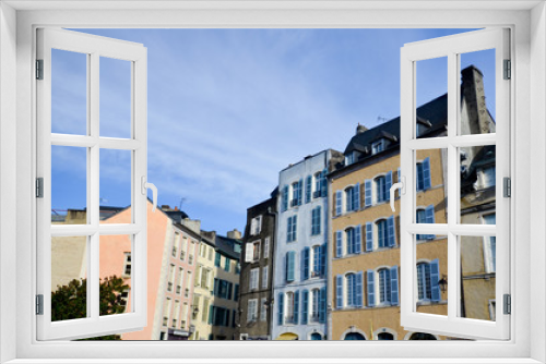 Fototapeta Naklejka Na Ścianę Okno 3D - Les maisons de Pau