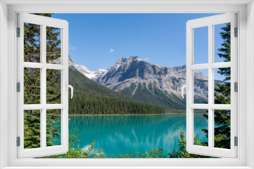 Fototapeta Naklejka Na Ścianę Okno 3D - Michael Peak in the background of Emerald Lake, Canada
